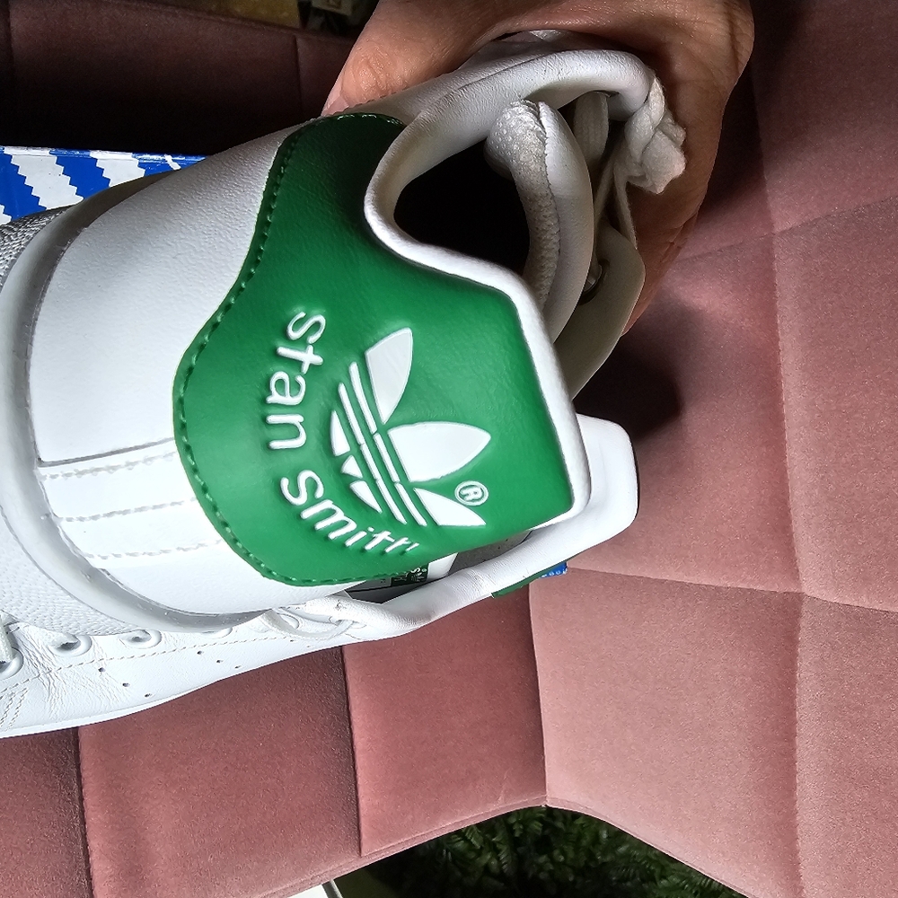 Adidas Stan Smith shoes, size 4, used once for a dance routine, euc - Picture 5 of 6